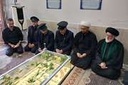 غبارروبی مزار شهید شیخ فضل‌الله نوری در حرم بانوی کرامت