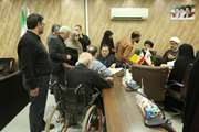 رسیدگی مستقیم به مسائل خانواده‌های شهدا و ایثارگران در میز خدمت قضایی قم